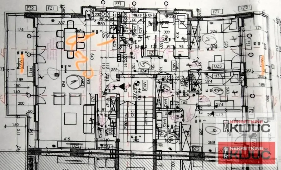 Prodaja, četvorosoban stan, 140m², Veternik, Novi Sad Sve Podlokacije