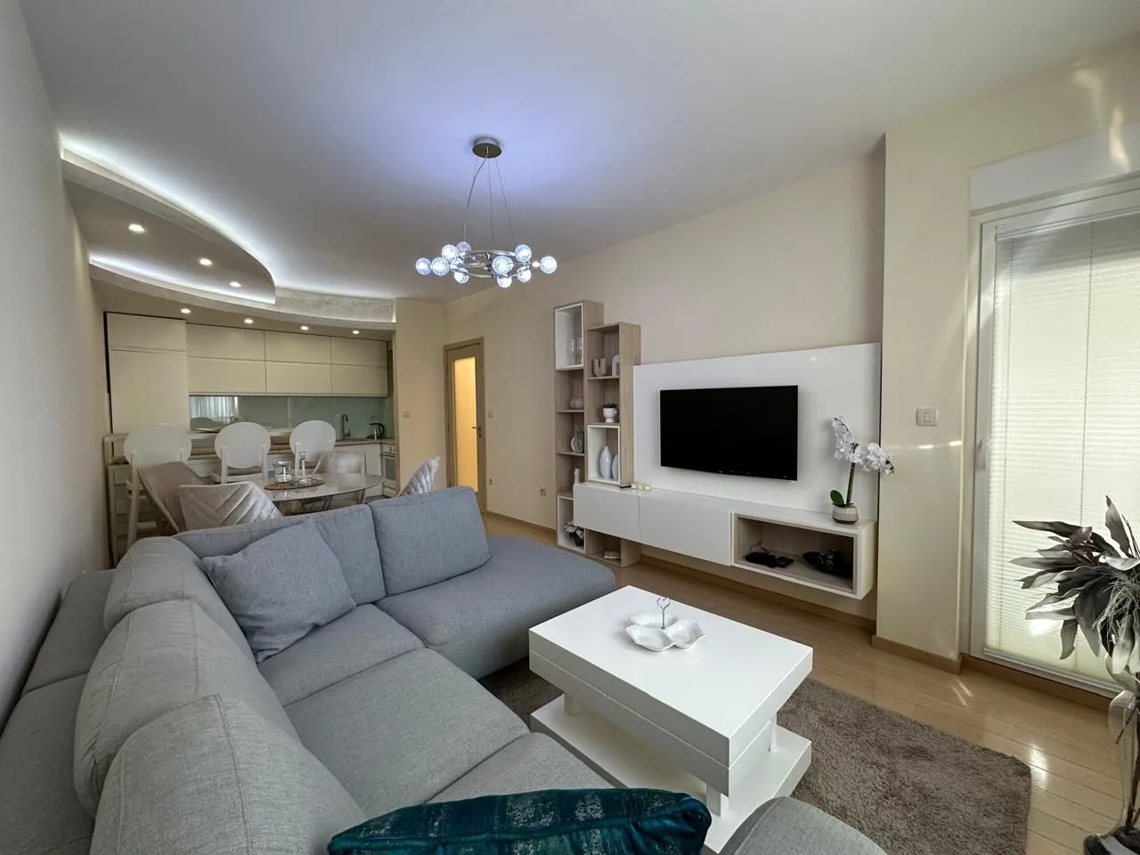 Izdavanje, dvosoban stan, 68m², City Kvart, Podgorica