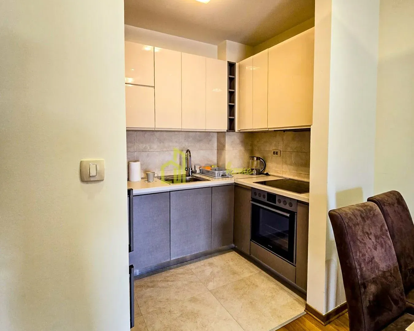 Izdavanje, trosoban stan, 95m², Momišići, Podgorica
