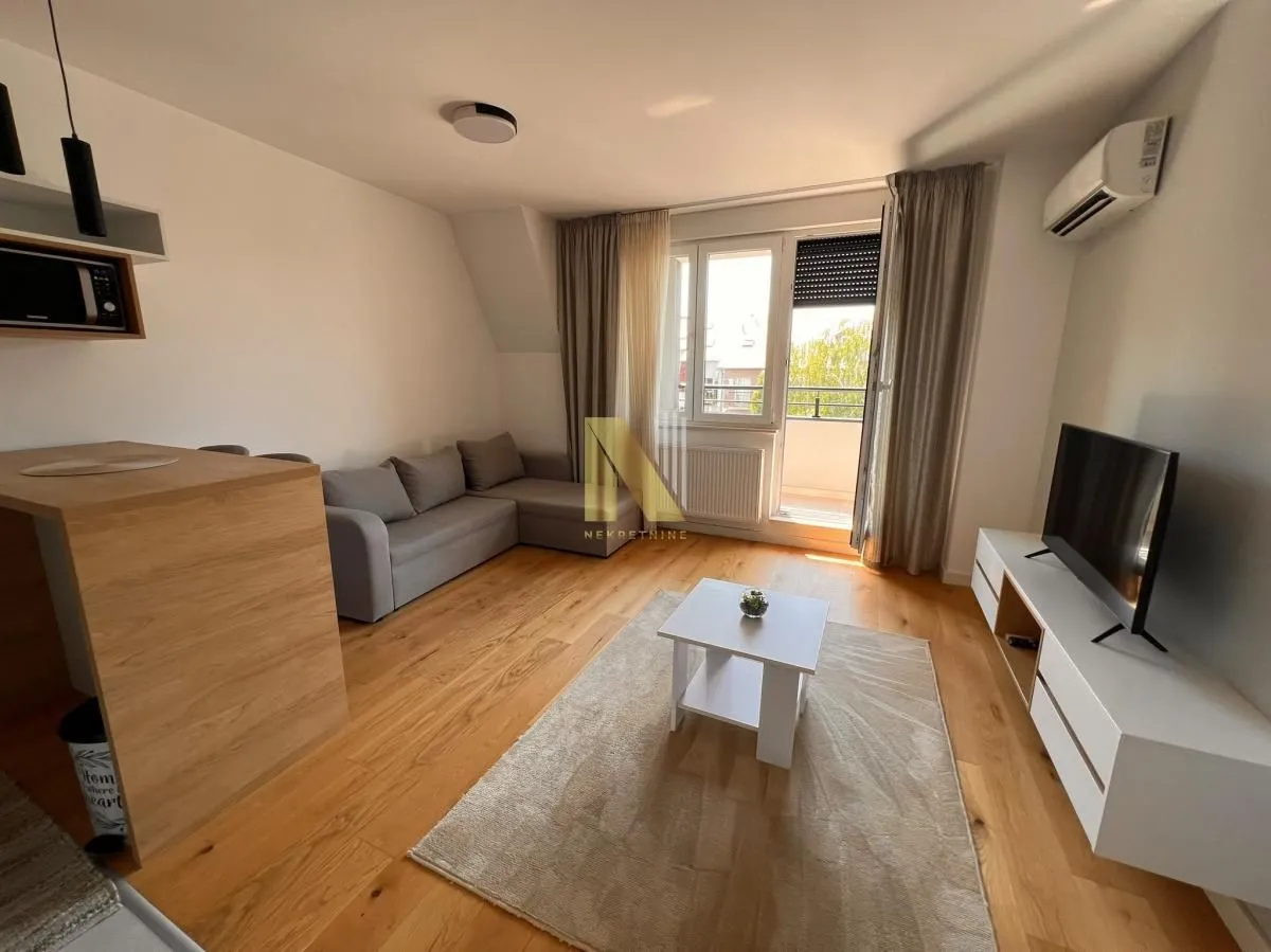 Izdavanje, jednosoban stan, 30m², Centar, Novi Sad