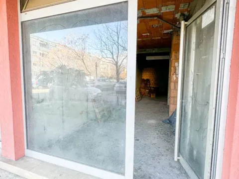 Poslovni prostor in Preko Morače