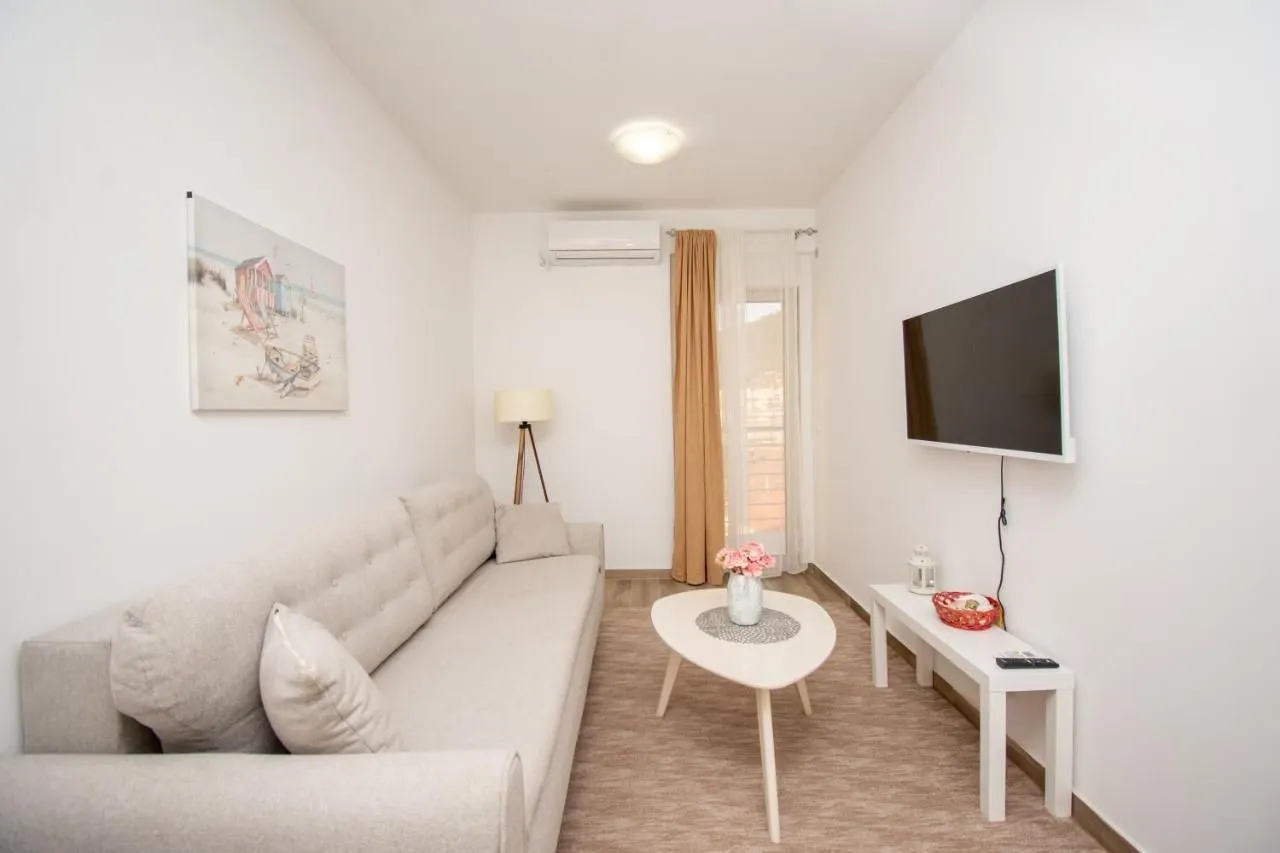 Rent, one bedroom apartment, 46m², Budva, Crna Gora
