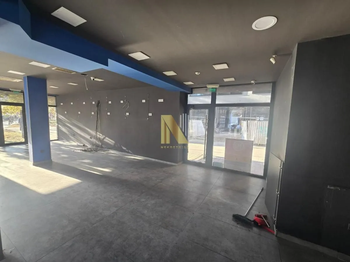 Rent, office space, 306m², Grbavica, Novi Sad Sve Podlokacije