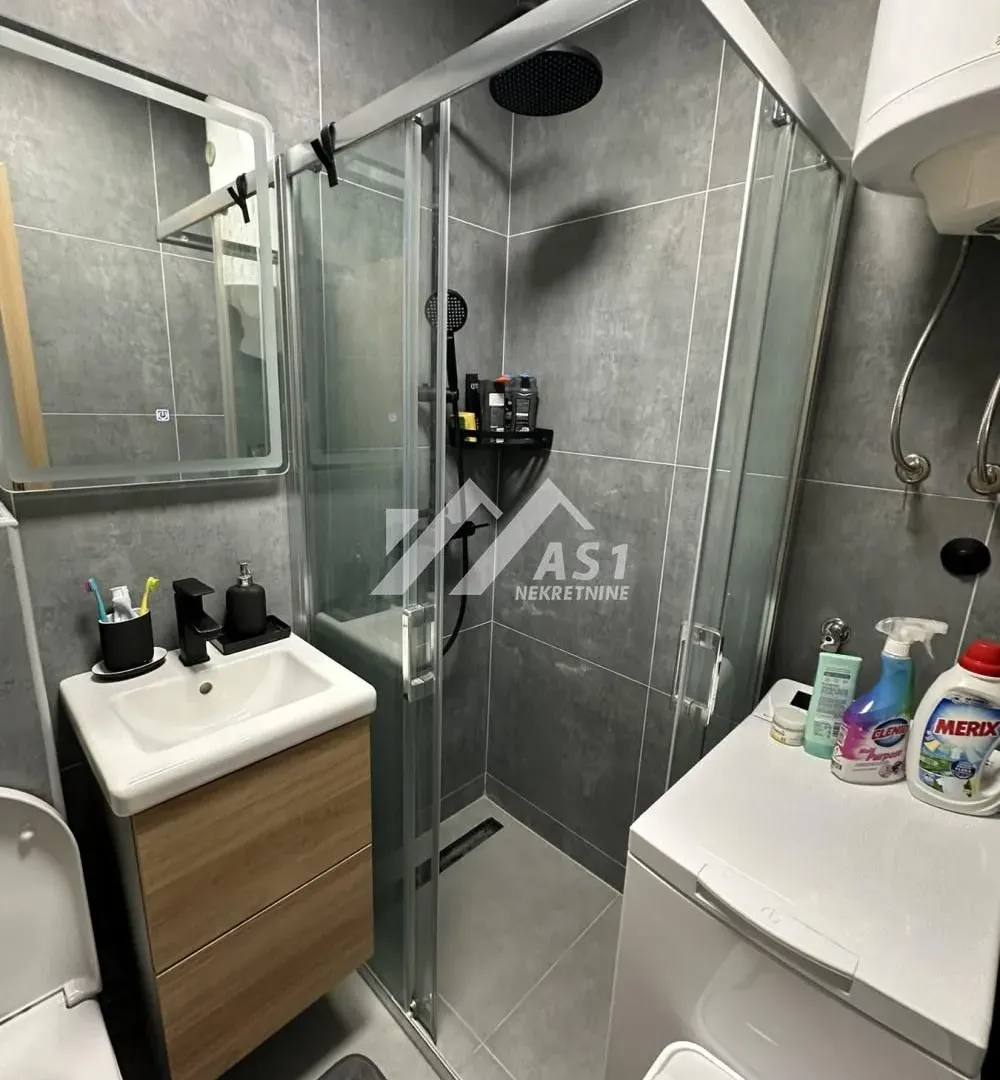 Izdavanje, jednosoban stan, 33m², Bulevar Oslobodjenja, Novi Sad Sve Podlokacije