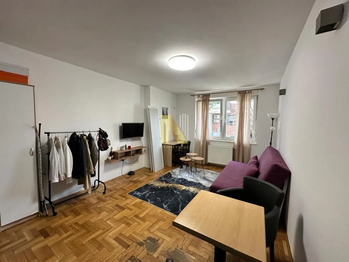 Izdavanje, garsonjera, 25m², Socijalno, Novi Sad Sve Podlokacije