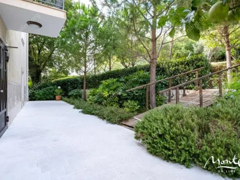 Sale, three bedroom apartment, 125m², Đenovići, Herceg Novi - image 38