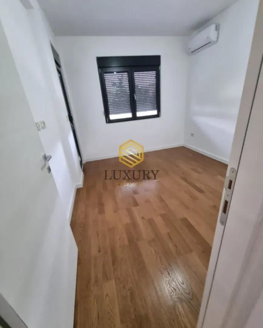 Prodaja, dvosoban stan, 59m², Dalmatinska ulica, Podgorica
