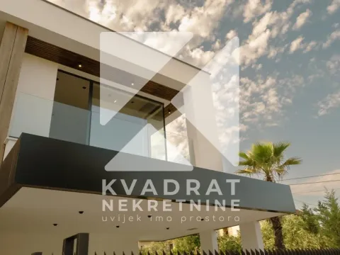 Izdavanje, kuća, 262m², Gornja Gorica, Podgorica - image 7