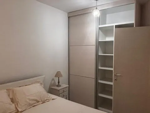 Izdavanje, jednosoban stan, 40m², Blok 5, Podgorica - image 8