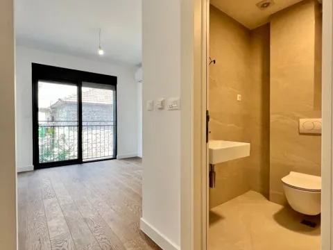 Izdavanje, trosoban stan, 115m², Preko Morače, Podgorica - image 5