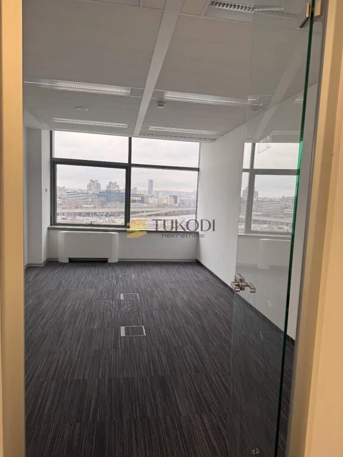 Izdavanje, poslovni prostor, 776m², Novi Beograd Blok 67, Novi Beograd Sve Podlokacije