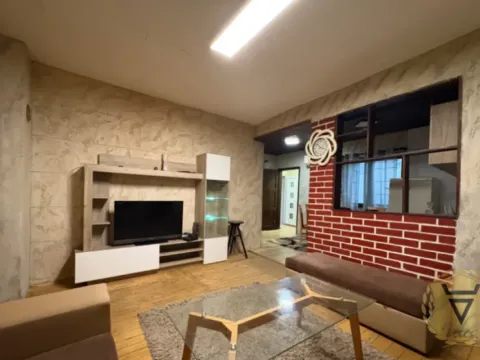 Izdavanje, trosoban stan, 80m², Zvezdara Sve Podlokacije, Beograd