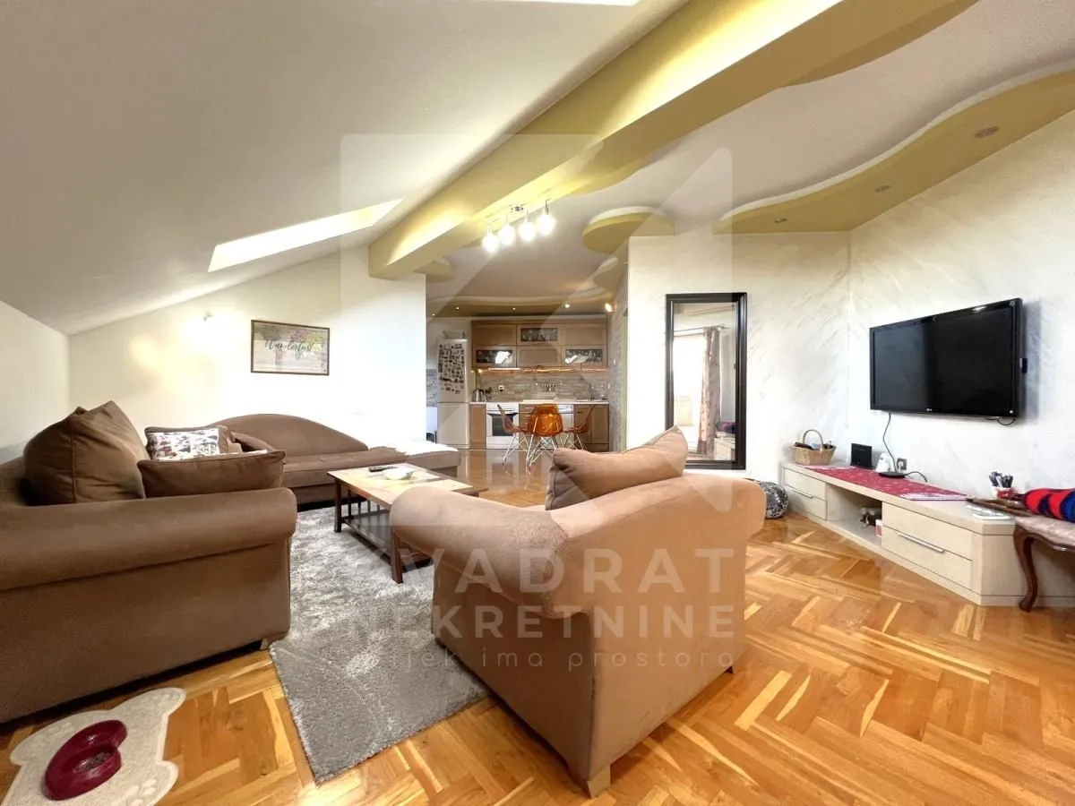 Prodaja, četvorosoban stan, 121m², Krivi Most, Podgorica