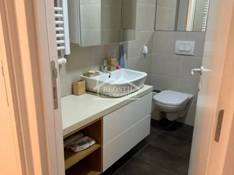 Izdavanje, trosoban stan, 64m², Zemun Sve Podlokacije, Beograd - image 13