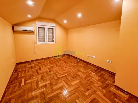 Izdavanje, trosoban stan, 100m², Zagorič, Podgorica - image 2