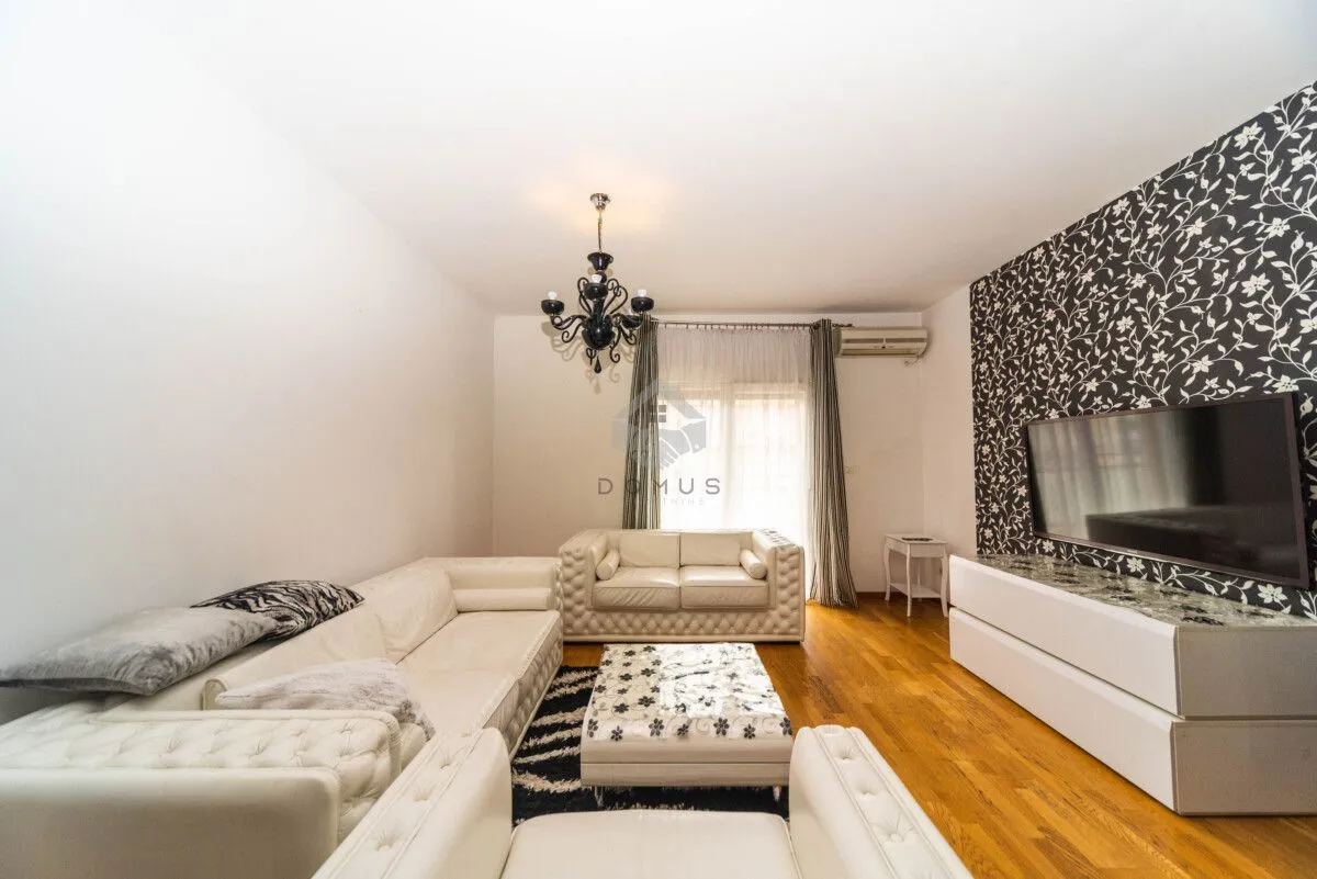Izdavanje, jednosoban stan, 51m², City Kvart, Podgorica