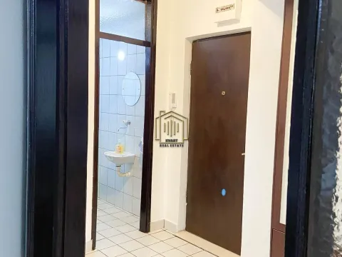 Sale, two bedroom apartment, 80m², Stari Aerodrom, Podgorica - image 16