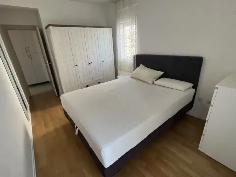 Izdavanje, jednosoban stan, 46m², Dalmatinska ulica, Podgorica - image 5