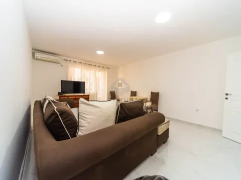 Izdavanje, dvosoban stan, 75m², Autobuska stanica, Podgorica - image 2