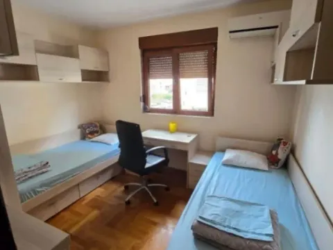 Izdavanje, dvosoban stan, 70m², Stari Aerodrom, Podgorica - image 11