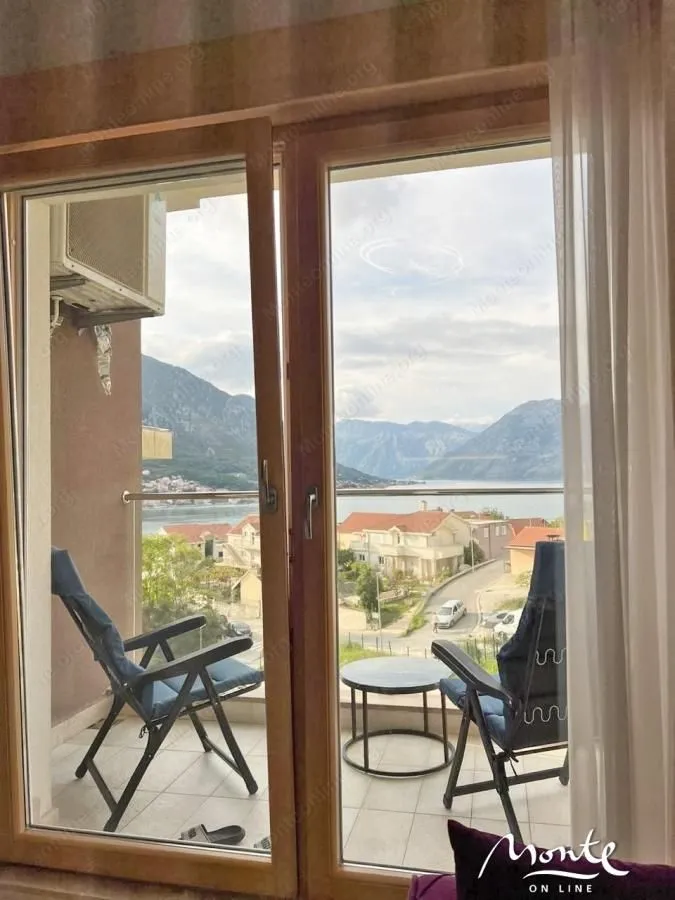 Sale, one bedroom apartment, 54m², Dobrota, Kotor