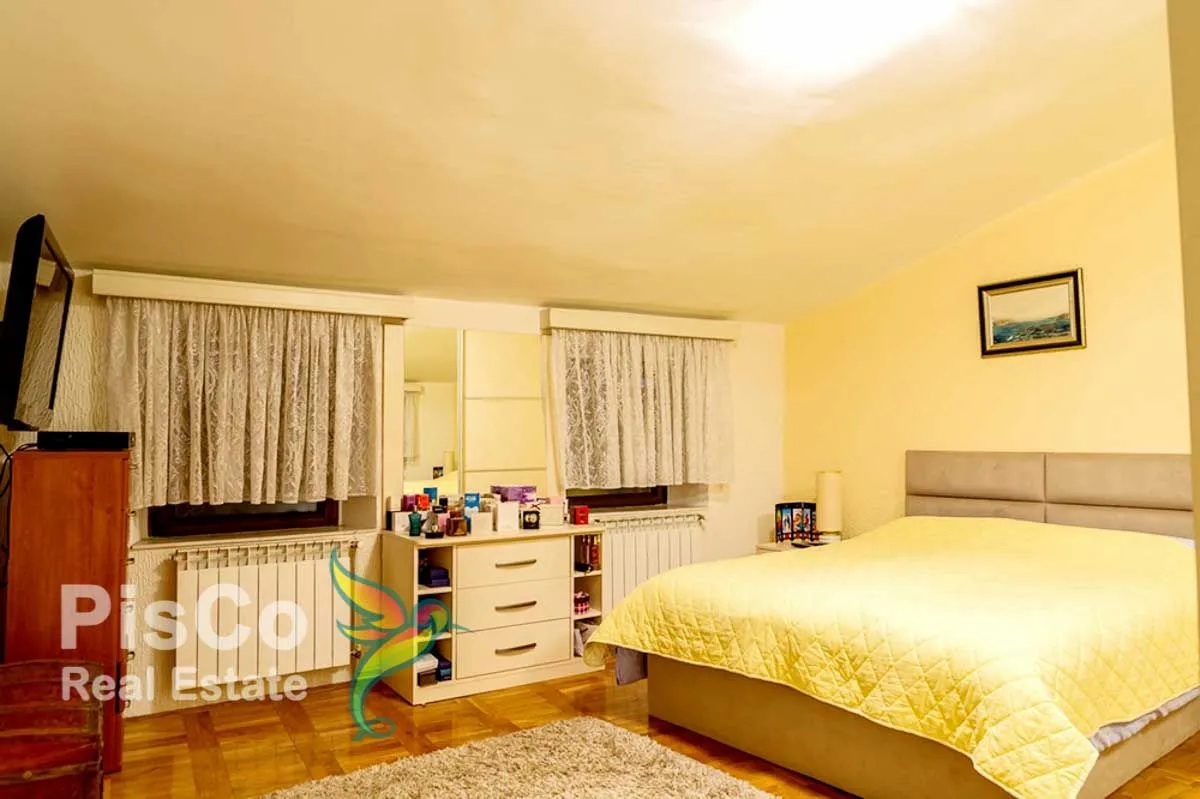 Sale, house, 325m², Kotor, Crna Gora