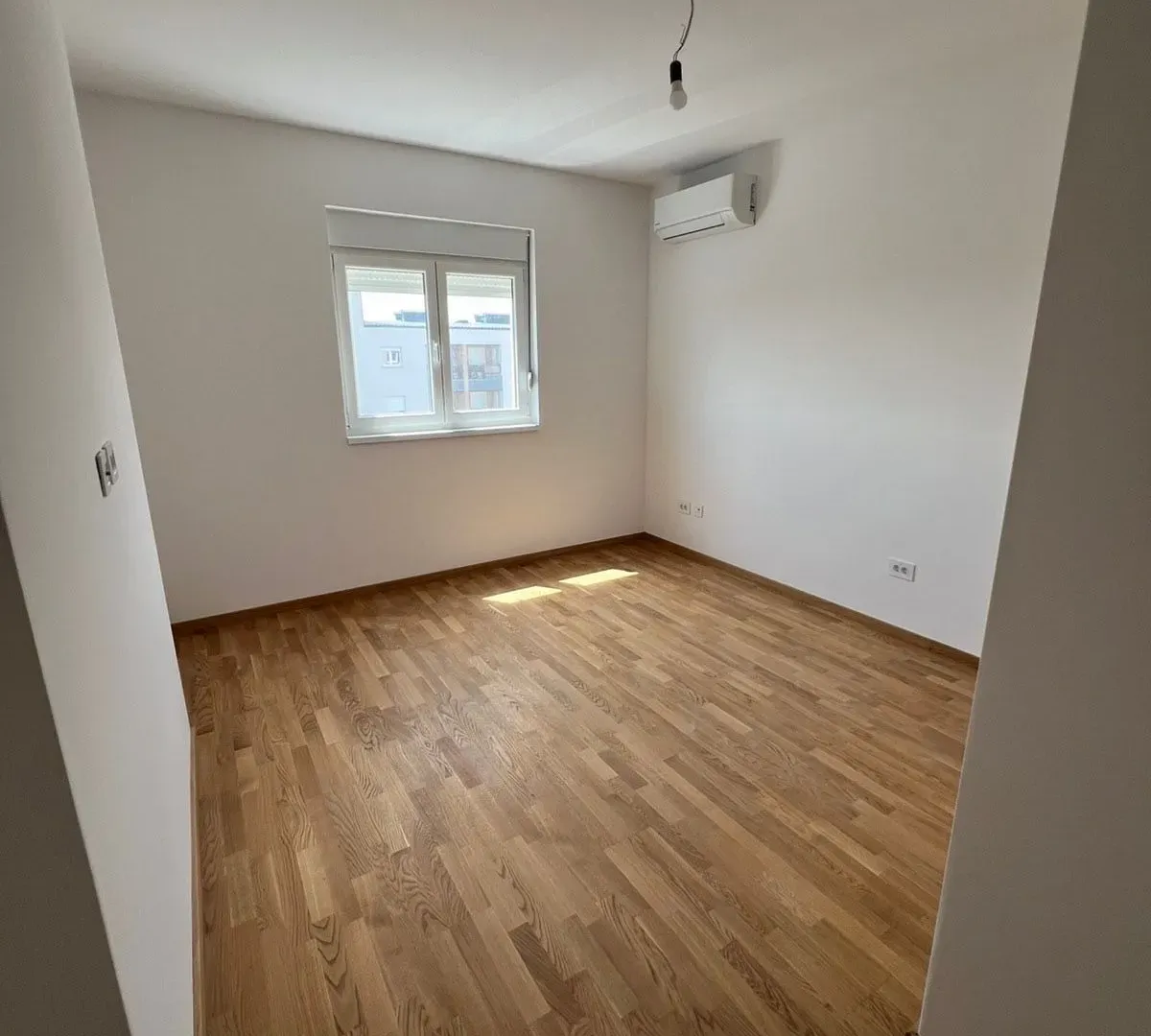 Prodaja, trosoban stan, 104m², Stari Aerodrom, Podgorica