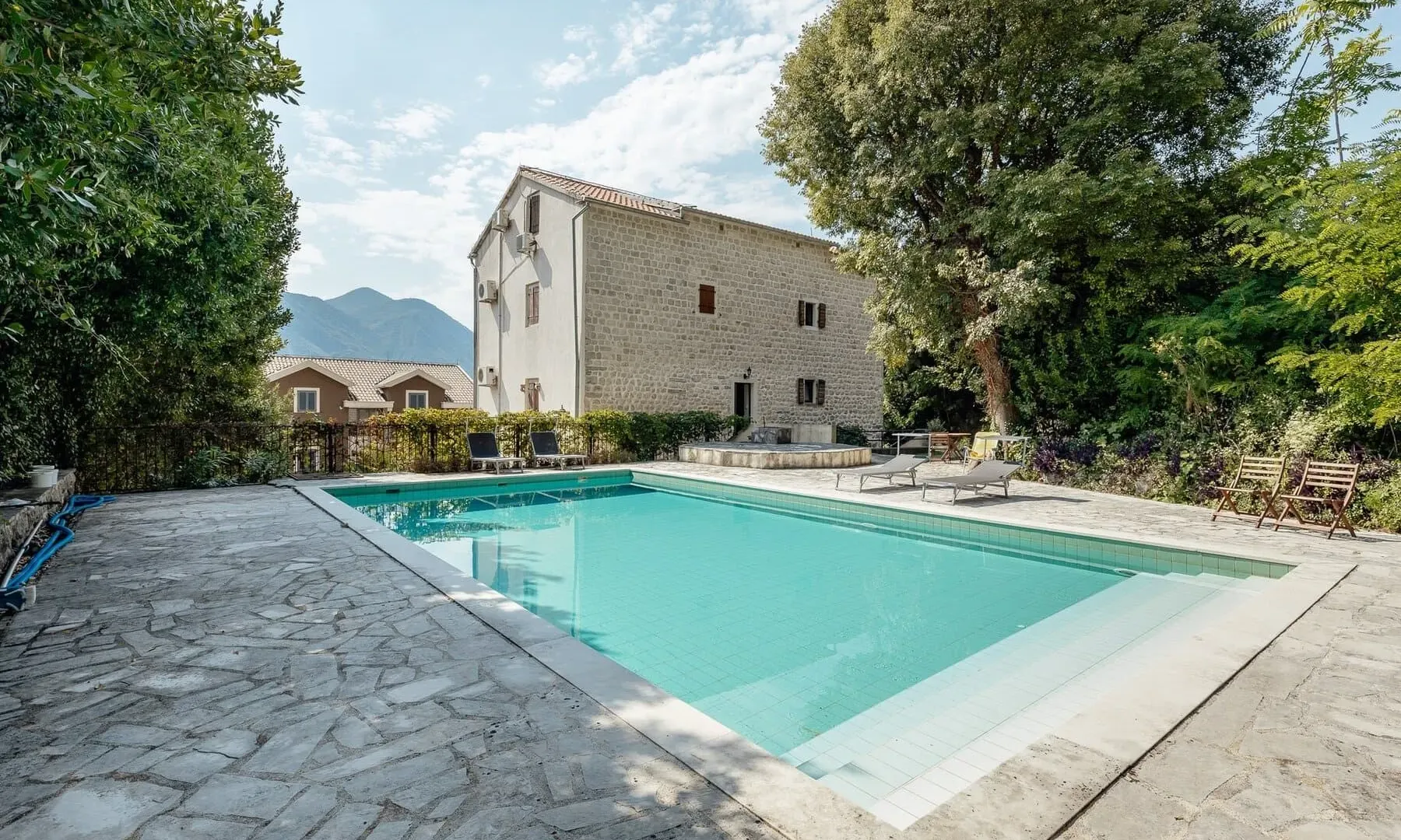 Prodaja, dvosoban stan, 82m², Kotor, Crna Gora