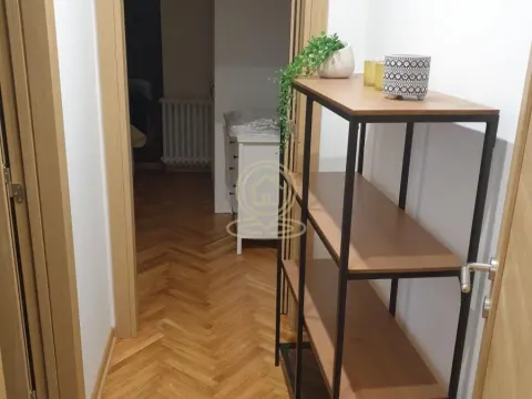 Izdavanje, trosoban stan, 70m², Centar, Novi Sad - image 6