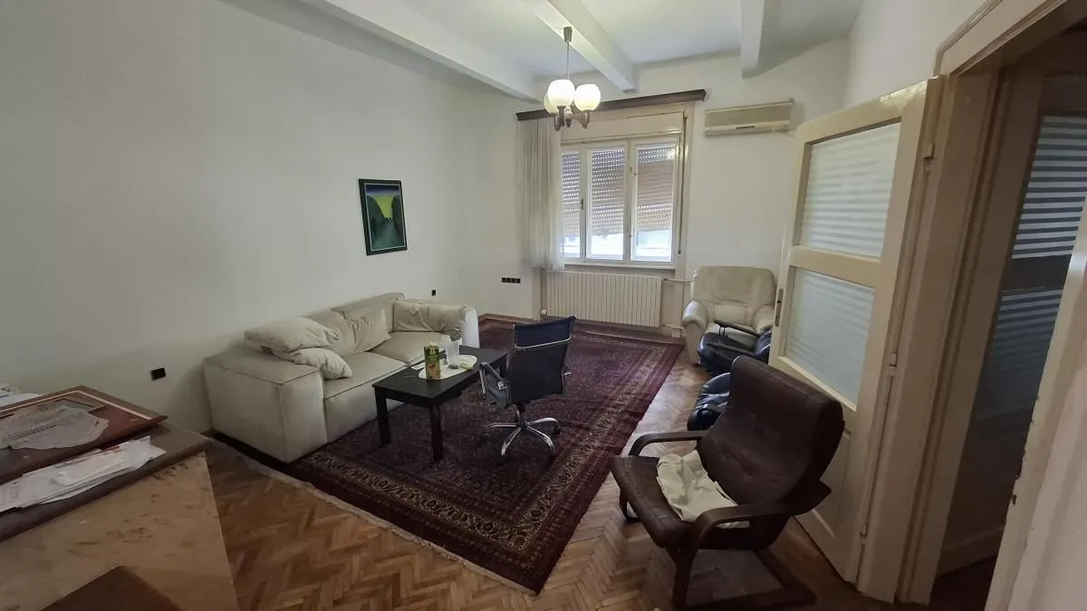 Izdavanje, dvosoban stan, 66m², Centar, Novi Sad