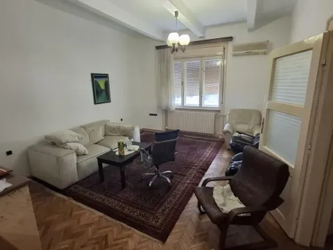 Izdavanje, dvosoban stan, 66m², Centar, Novi Sad