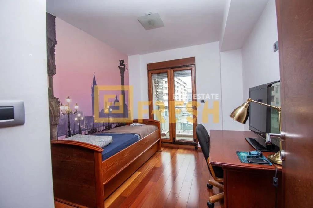 Rent, four bedroom apartment, 160m², Preko Morače, Podgorica