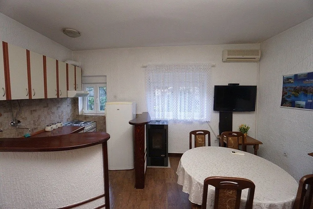 Prodaja, kuća, 192m², Škaljari, Kotor