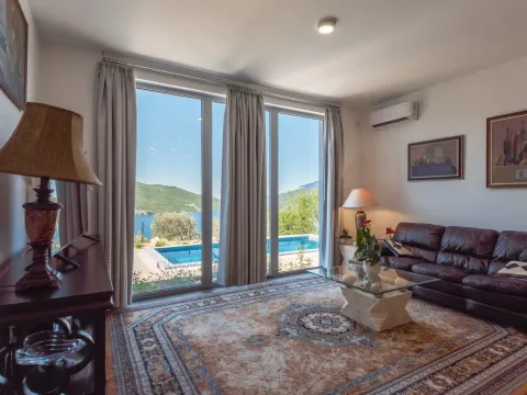 Sale, house, 296m², Kotor, Crna Gora - image 9
