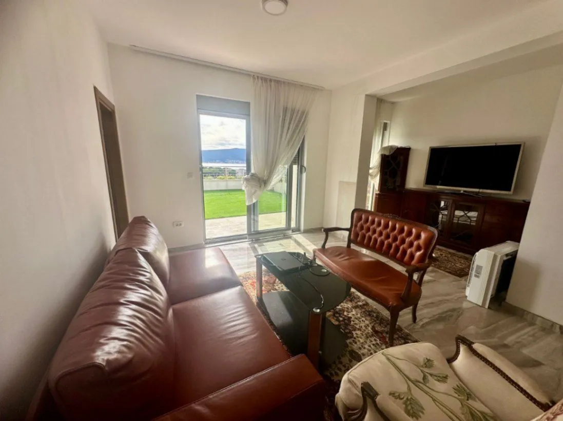 Prodaja, dvosoban stan, 104m², Mažina, Tivat