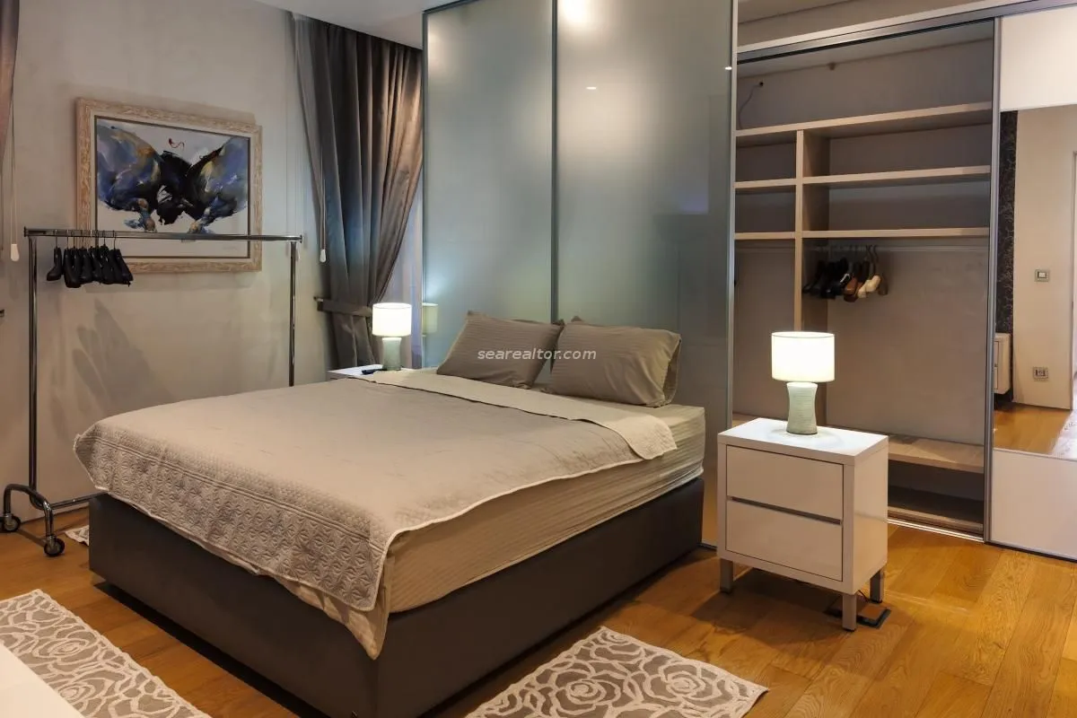 Izdavanje, dvosoban stan, 148m², Budva, Crna Gora