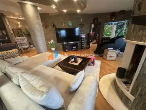 Rent, three bedroom apartment, 155m², Neimar, Vračar Sve Podlokacije