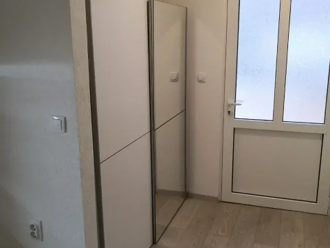 Izdavanje, dvosoban stan, 72m², Centar, Tivat - image 2