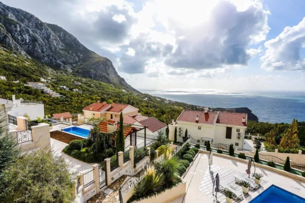 Rent, house, 180m², Blizikuće, Budva