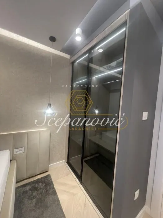 Izdavanje, dvosoban stan, 52m², Grbavica, Novi Sad Sve Podlokacije