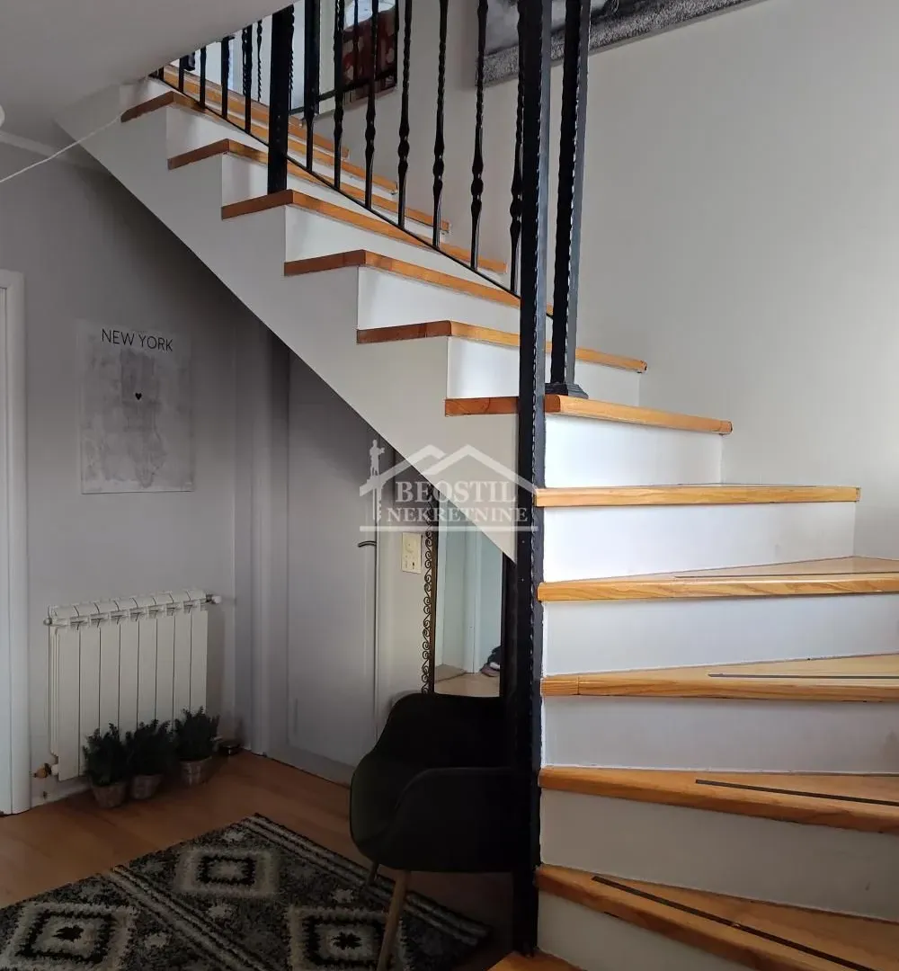 Sale, house, 225m², Zemun Ugrinovci, Zemun Sve Podlokacije