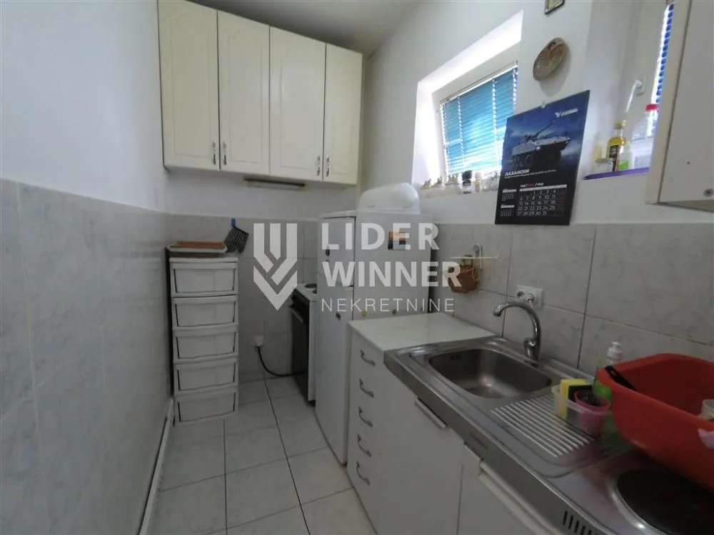 Prodaja, stan, 174m², Zemun Gornji Grad, Zemun Sve Podlokacije