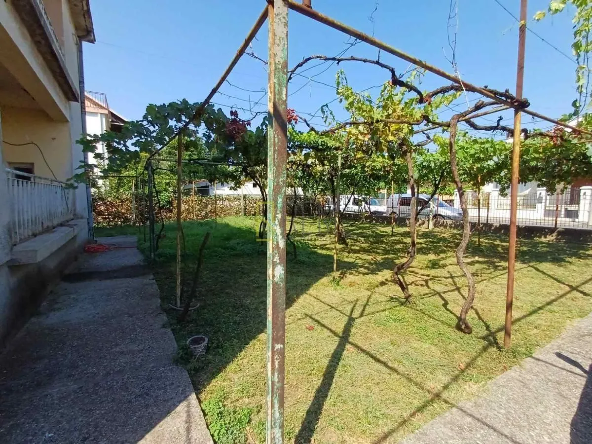 Prodaja, kuća, 172m², Masline, Podgorica