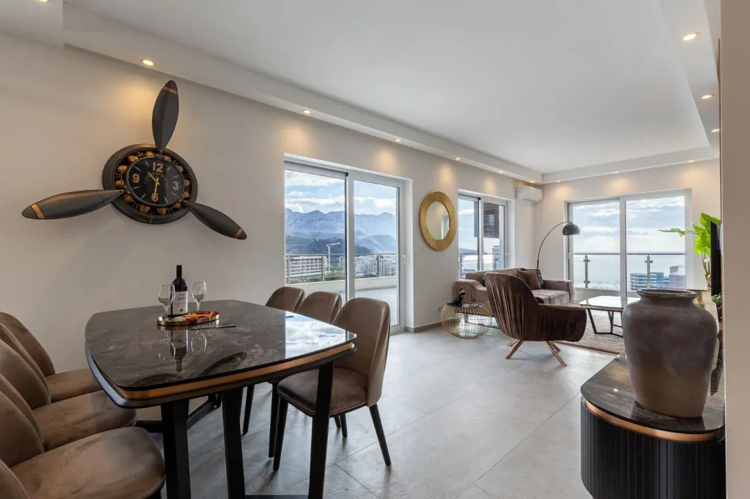 Sale, three bedroom apartment, 155m², Bečići, Budva
