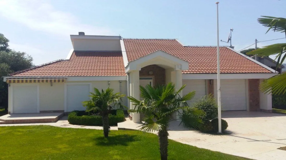 Rent, house, 250m², Donji Kokoti, Podgorica