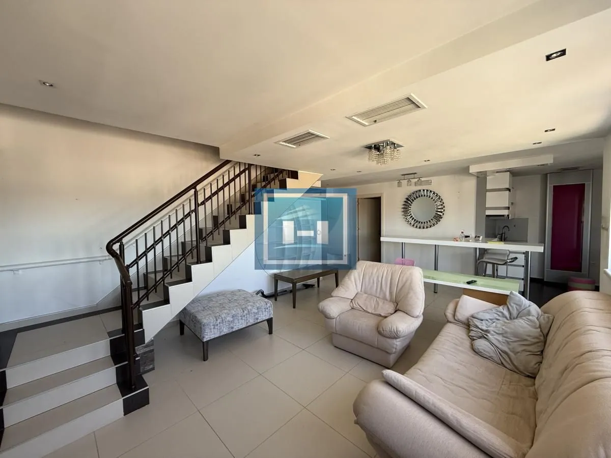 Prodaja, trosoban stan, 105m², Centar, Jagodina