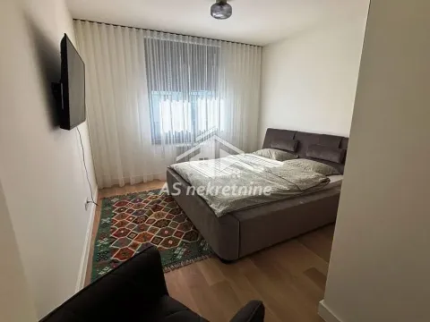 Izdavanje, trosoban stan, 80m², Savski Venac, Beograd - image 8