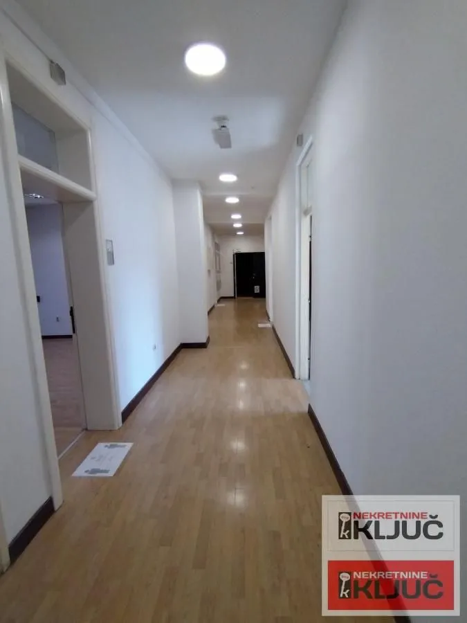 Rent, office space, 350m², Centar, Novi Sad