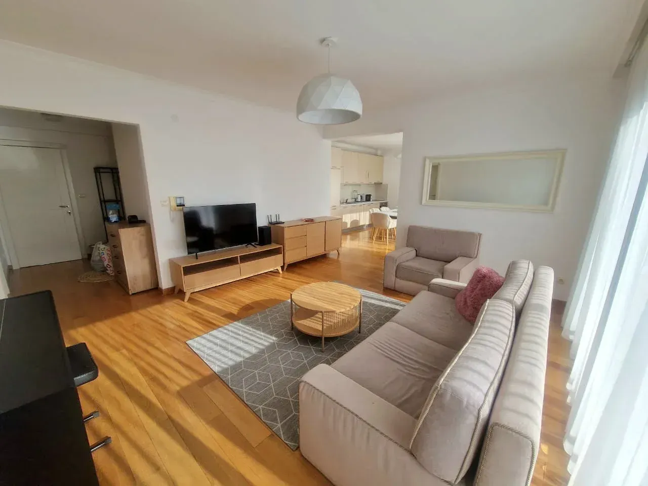 Izdavanje, stan, 113m², Tivat, Crna Gora