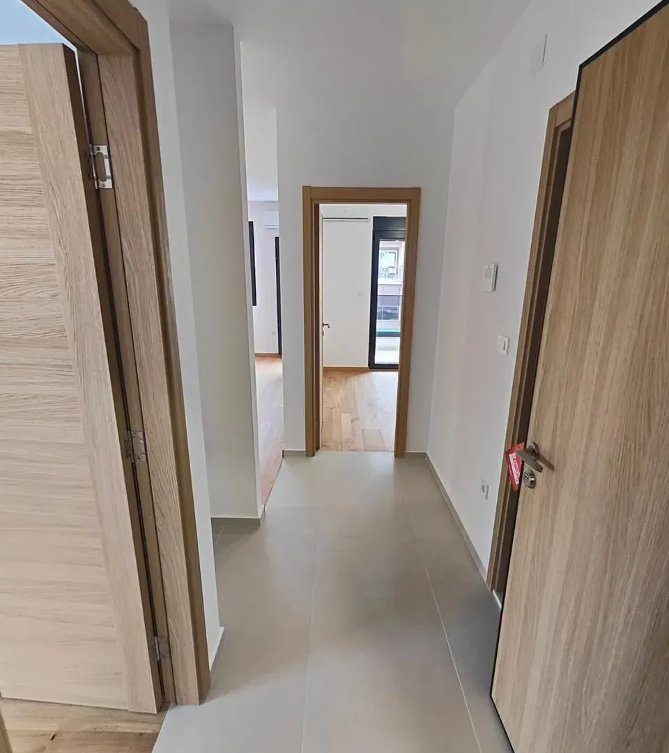 Izdavanje, dvosoban stan, 53m², City Kvart, Podgorica